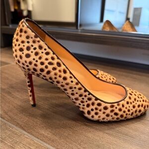 Christian Louboutin Fifi 85 Pony Jungle Pumps Round Toe Heels Animal Print 37